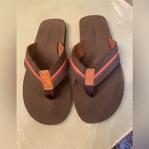 Like New Men’s Tommy  Bahama Flip Flop Sandals Size 11